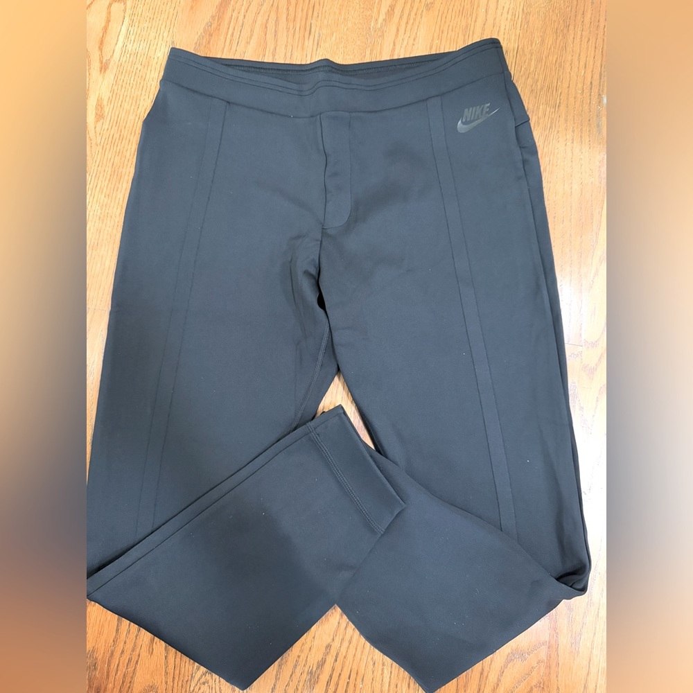 NWT  NIKE Black Leggings Work Out Pants  Size L